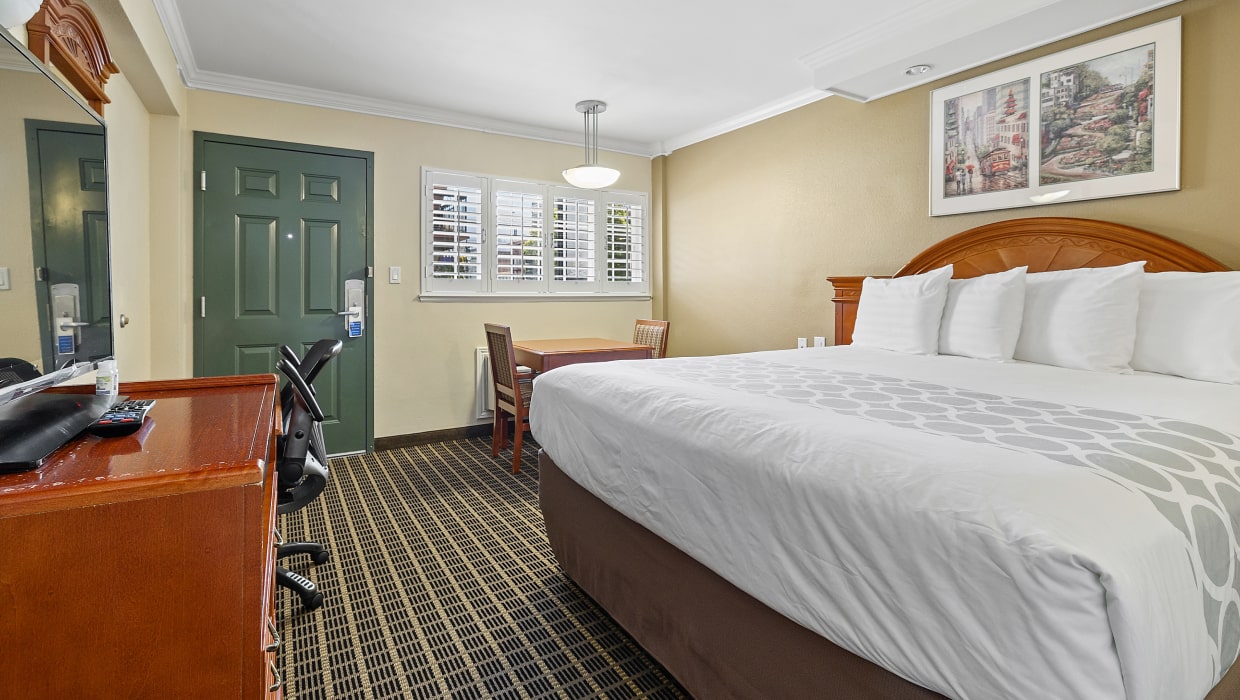 Guestrooms at Alexis Park San Francisco